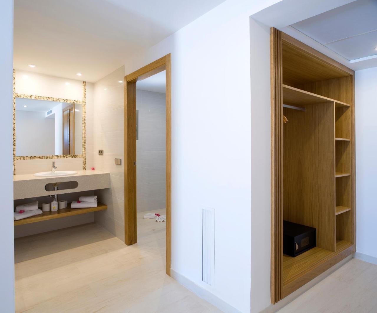 My Way Luxury Ibiza Studio - Ab Group Playa d'en Bossa Εξωτερικό φωτογραφία